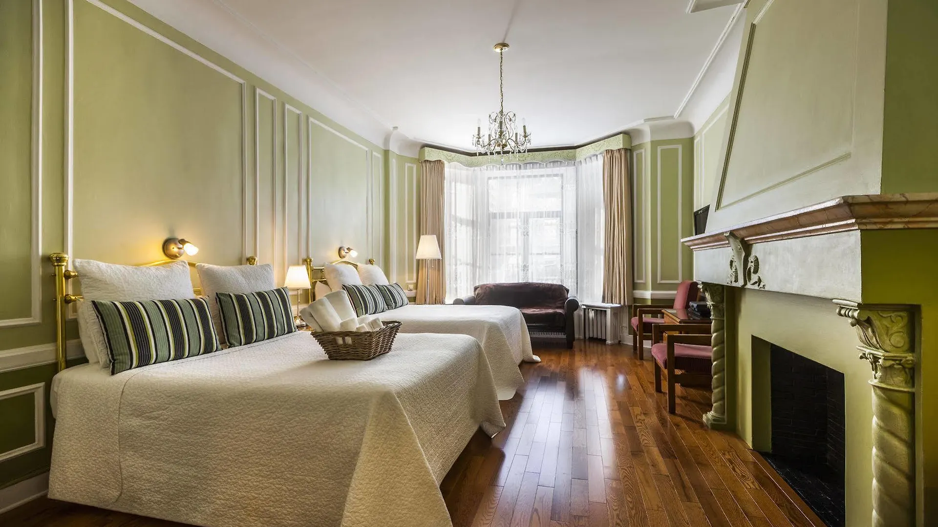 Hotel Chateau De L'Argoat Montreal